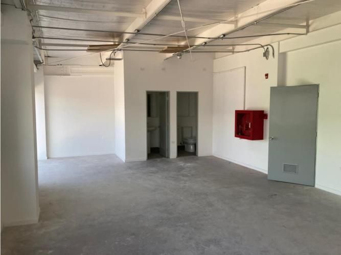 Arriendo bodega nueva c/of de 463 m2 en P. Industrial