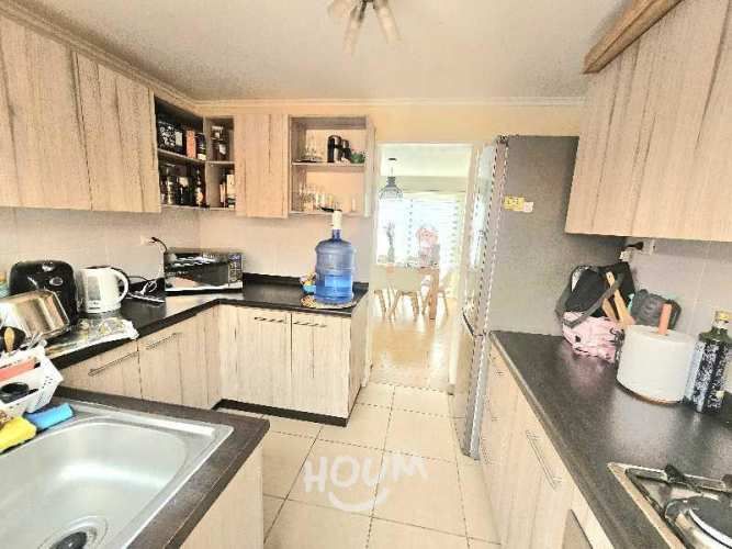 Casa en Avenida Raúl Bitrán