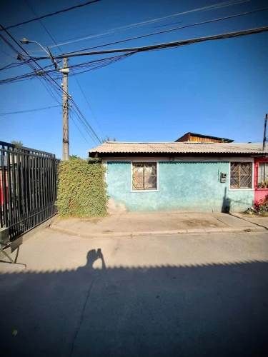 VENTA CASA EN LA REINA PASAJE CERRADO