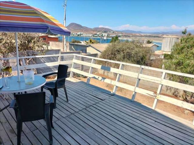 Tongoy, Comoda cabaña a dos cuadra de playa socos