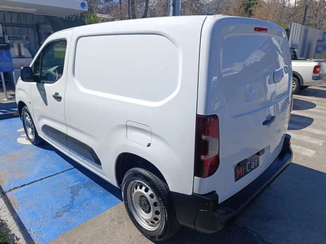 PEUGEOT PARTNER 2022