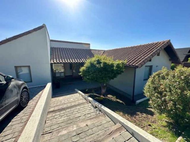 Casa QUILLIN SUR, ALVARO CASANOVA ORIENTE