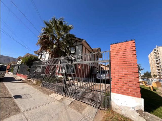 SE VENDE CASA ESQUINA EN VILLA EL INGLES