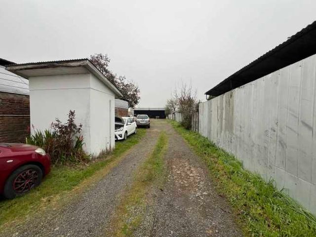 Arriendo galpon en sector rio viejo, amplio terreno