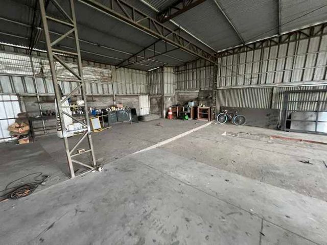 Arriendo galpon en sector rio viejo, amplio terreno