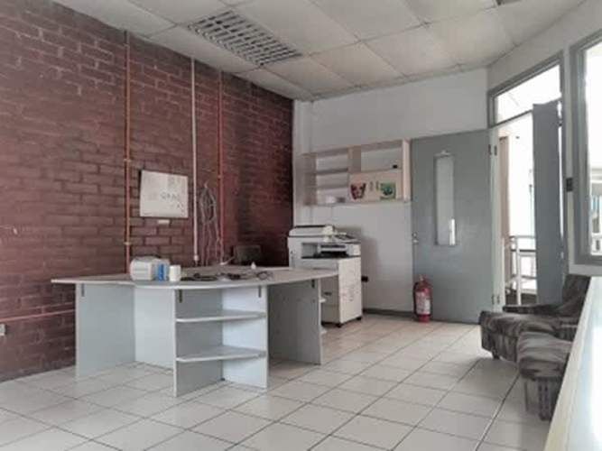 LOCAL COMERCIAL CON EXCELENTE UBICACION EN COMUNA DE SANTIAGO