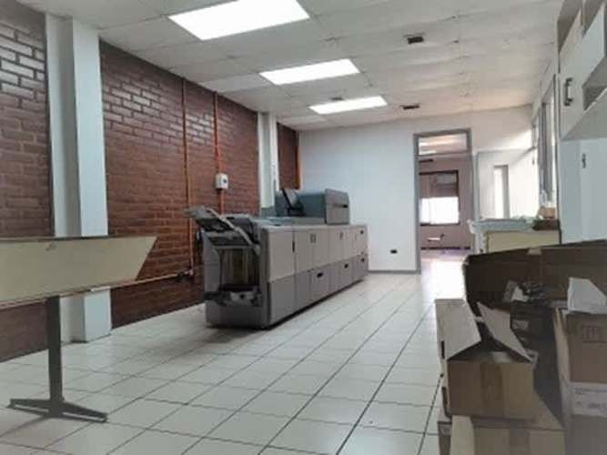 LOCAL COMERCIAL CON EXCELENTE UBICACION EN COMUNA DE SANTIAGO