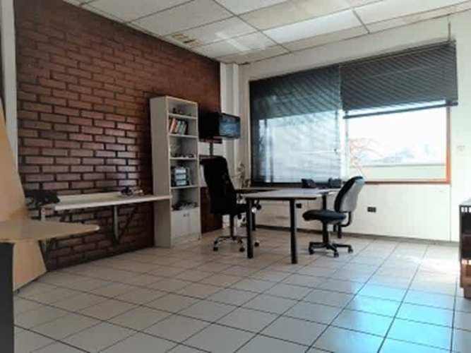 LOCAL COMERCIAL CON EXCELENTE UBICACION EN COMUNA DE SANTIAGO