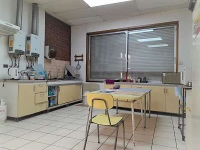 LOCAL COMERCIAL CON EXCELENTE UBICACION EN COMUNA DE SANTIAGO