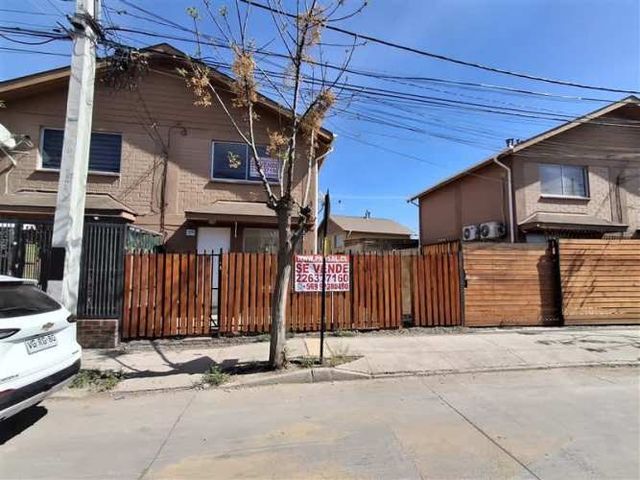 CASA En Venta Casa 2 Pisos en "Araucarias de Colina"