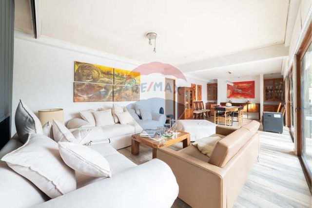 A minutos del colegio the grange y andree