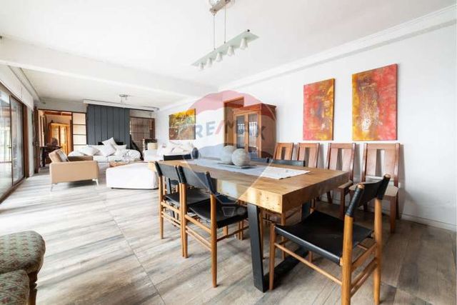 A minutos del colegio the grange y andree