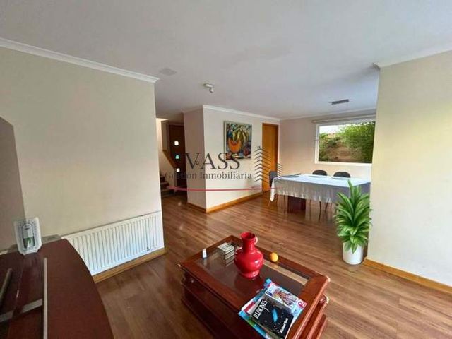 VASS vende casa 5D 4B en condominio de Lomas de Montemar, Concón