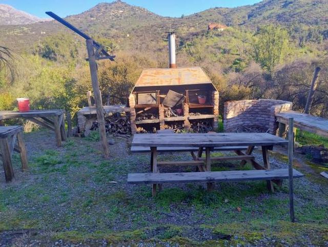 Parcela con hermosa casa de madera 100% nativa. 4 d.