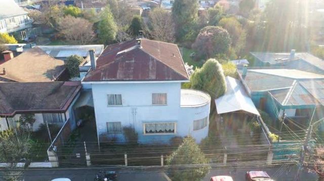 Gran casa y terreno en centrico barrio de Osorno
