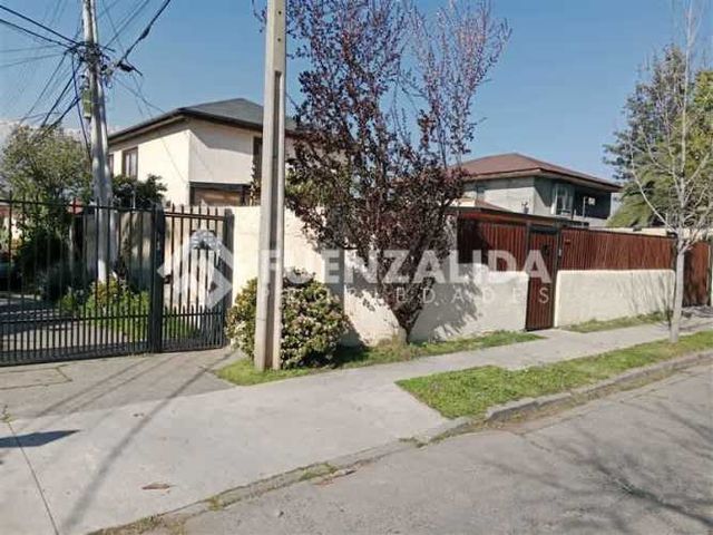 CASA Argentina / Enrique Olivares