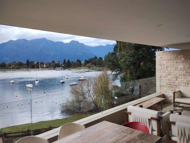 DEPARTAMENTO Oportunidad departamento condominio Aiwinco con playa y marina a pasos del centro