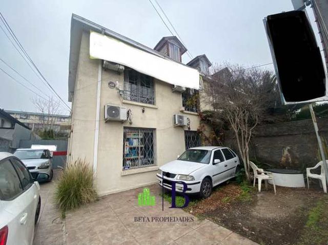 AMPLIA CASA COMERCIAL EN ÑUÑOA