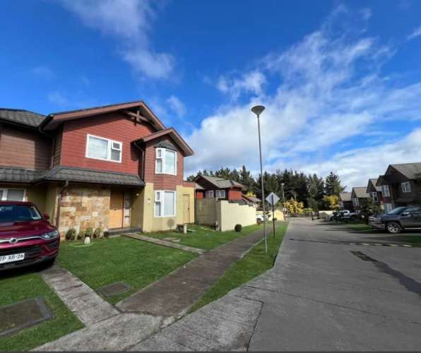 HERMOSA CASA CON QUINCHO EN CONDOMINIO (116522)