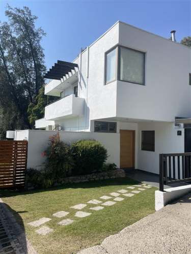 OTROS Álvaro Casanova / María Monvel