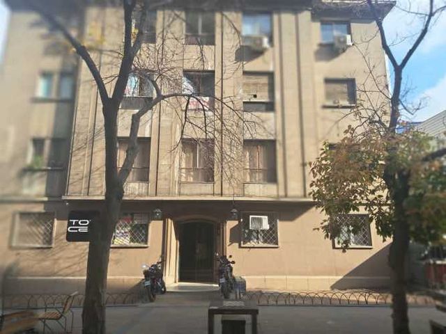 OFICINA LUIS THAYER OJEDA / METRO TOBALABA