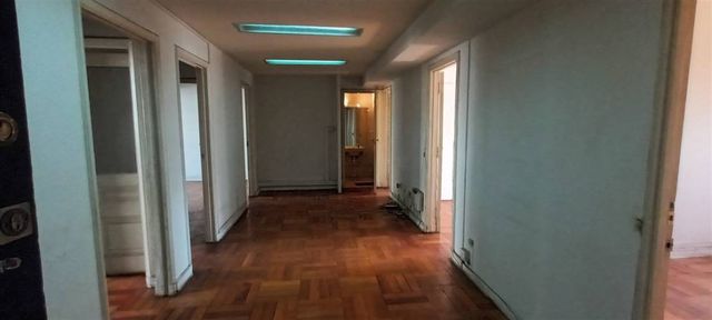 OFICINA Ahumada / Huérfanos