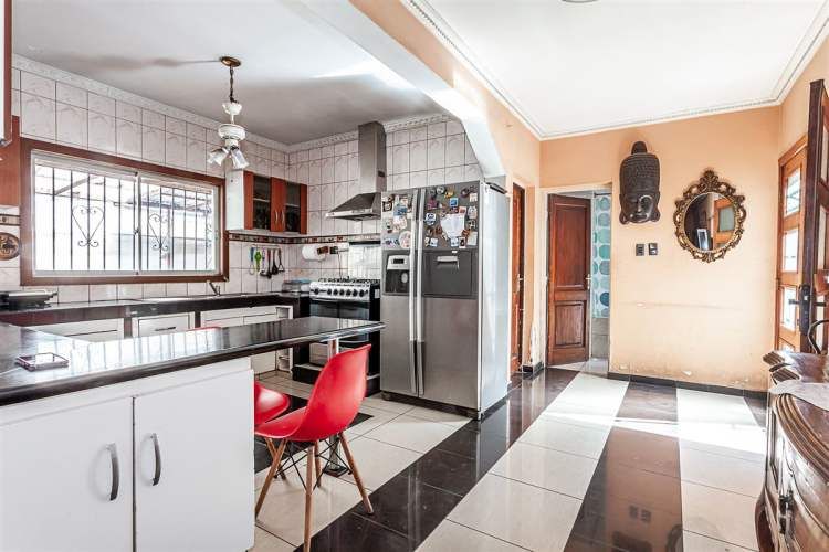 CASA Metro Ciudad del Niño / Octava Avenida