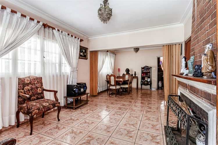 CASA Metro Ciudad del Niño / Octava Avenida