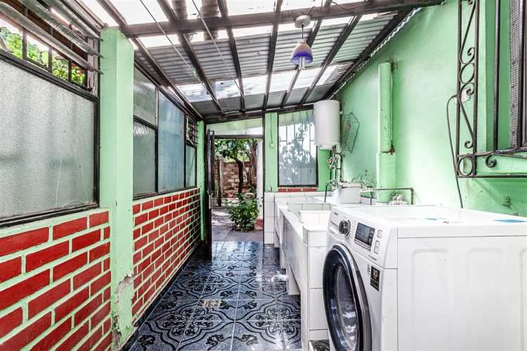 CASA Metro Ciudad del Niño / Octava Avenida