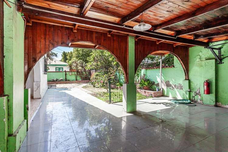 CASA Metro Ciudad del Niño / Octava Avenida