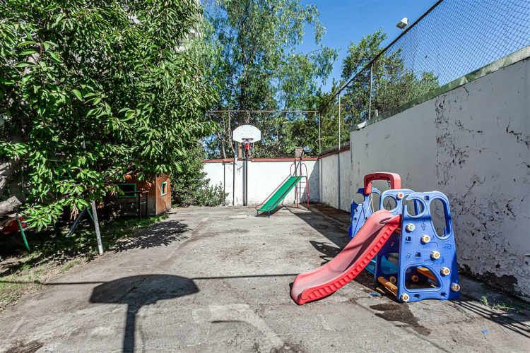 CASA Metro Ciudad del Niño / Octava Avenida