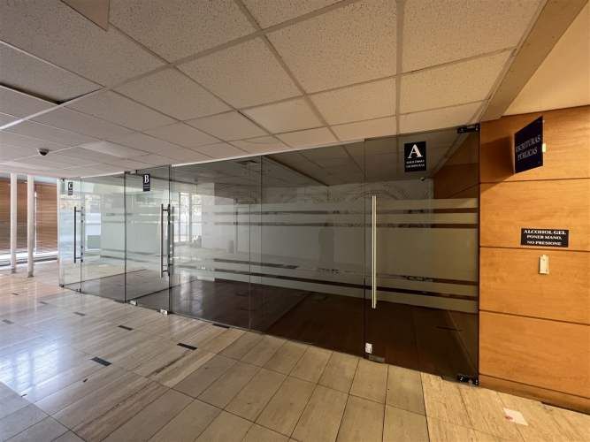 OFICINA Avda. El Bosque / Don Carlos / El Golf