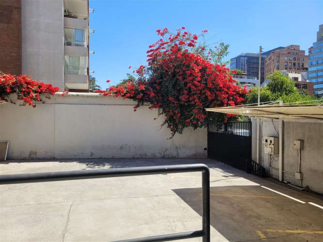 LOCAL COMERCIAL Lyon / Nueva Providencia / Metro Los Leones