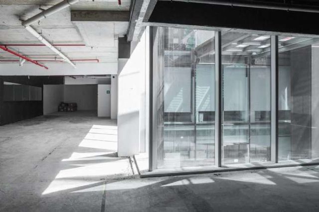 Local LOCAL / OFICINA PARA HABILITAR EN EDIFICIO BRITANIA