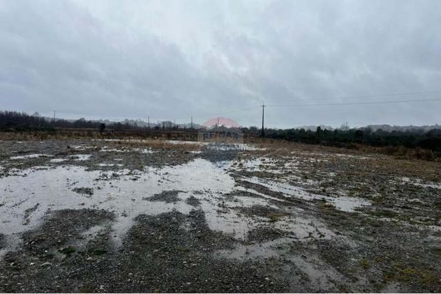 Se vende excelente parcela industrial trapen