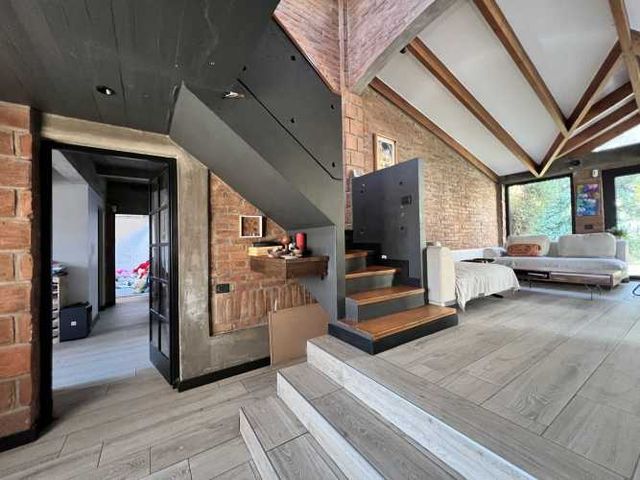 VENTA CASA EN CONDOMINIO 4HAB 3BA LA REINA