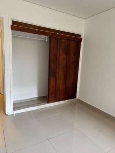 AMPLIO Y LUMINOSO DEPARTAMENTO A PASOS DE LA QUINTA VERGARA (PRIMER PISO) SIN COMISION