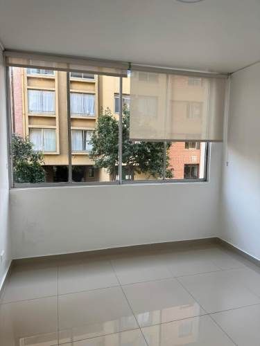 AMPLIO Y LUMINOSO DEPARTAMENTO A PASOS DE LA QUINTA VERGARA (PRIMER PISO) SIN COMISION