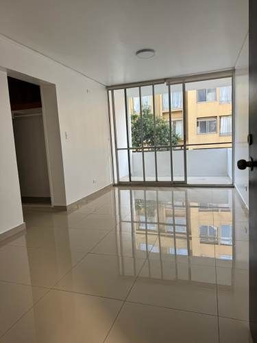 AMPLIO Y LUMINOSO DEPARTAMENTO A PASOS DE LA QUINTA VERGARA (PRIMER PISO) SIN COMISION