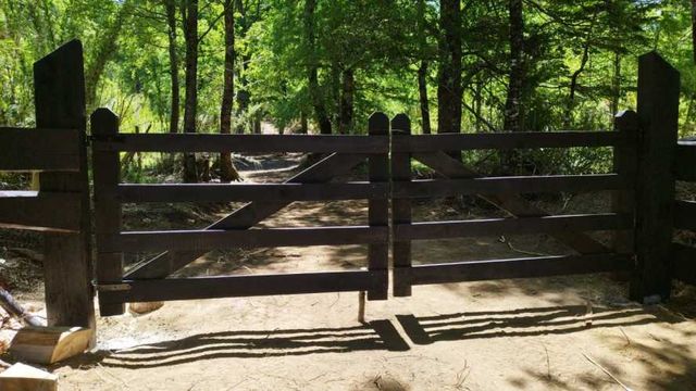 Parcela Curarrehue 2,77 hectáreas con orilla de rio.