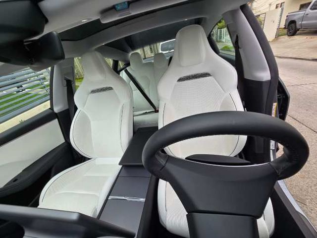 Tesla Model 3 Performance 4×4 AT 2025