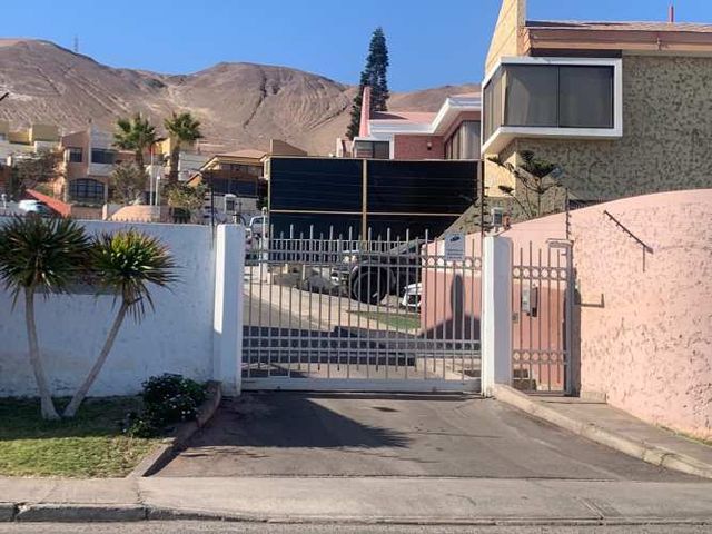 Avenida escondida sector Jardines del Sur,en Villa borde marino