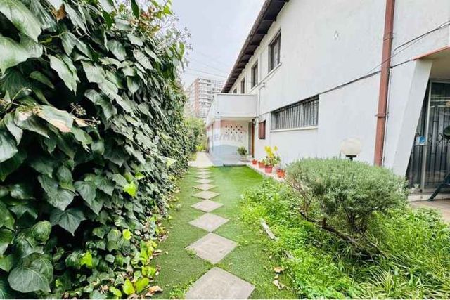 Casa grande con potencial comercial o habitacional