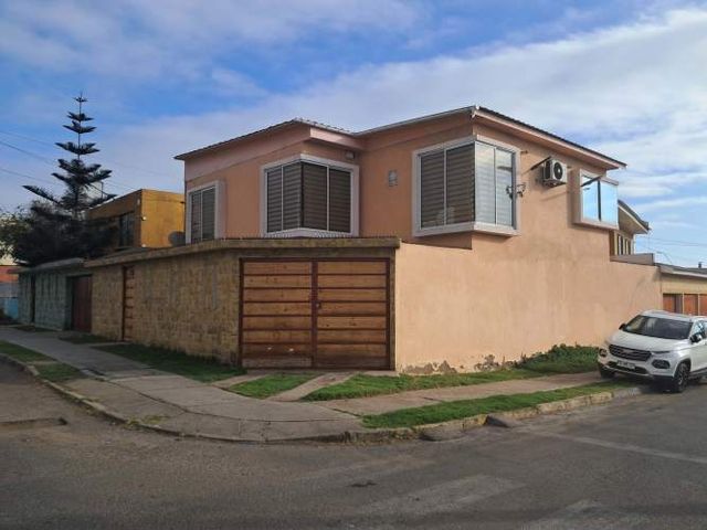 VENTA AMPLIA CASA CON EXCELENTE PLUSVALÍA
