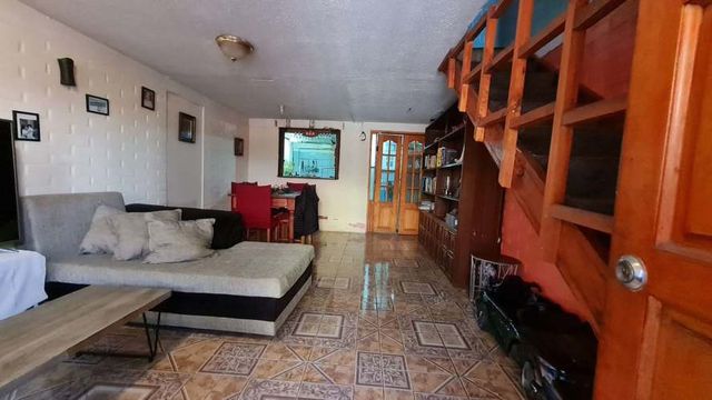 CASA ESQUINA EN PASAJE CERRADO, IDEAL PARA TU FAMILIA!