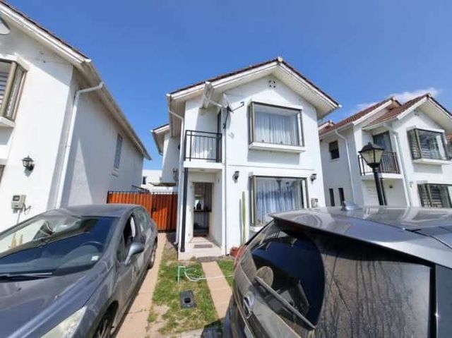 Casa 3 dormitorios, quincho, condominio