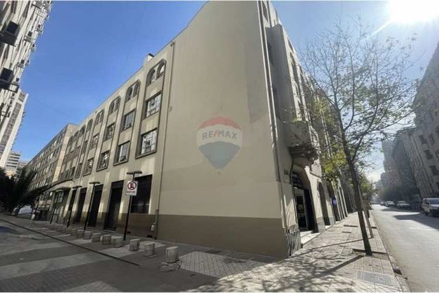 Edificio en el corazón de santiago centro