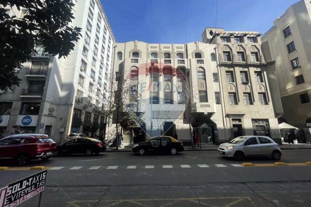 Edificio en el corazón de santiago centro