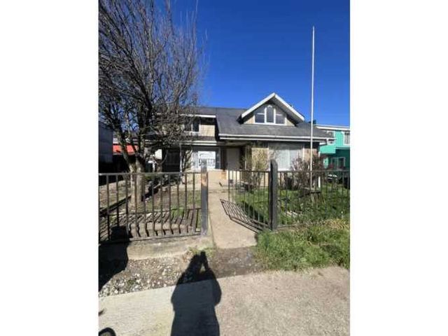 Vende casa en Puerto Aysén.