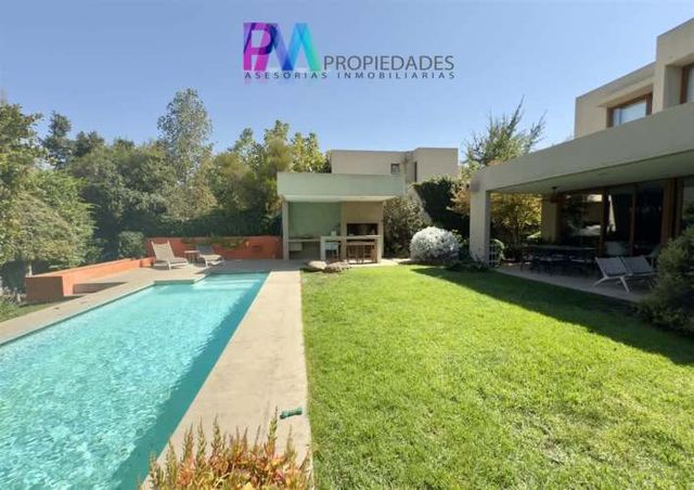 CASA Av. Los Ríos - Av. Padre Sergio Correa